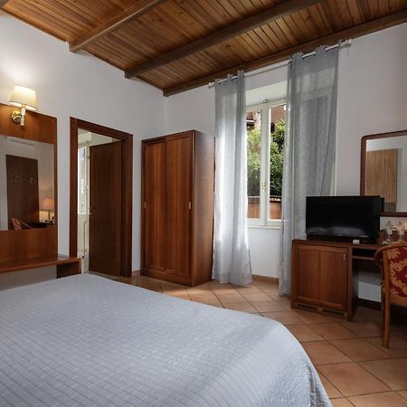 רומא Comfort Rooms Villa Gaia Tor Vergata מראה חיצוני תמונה