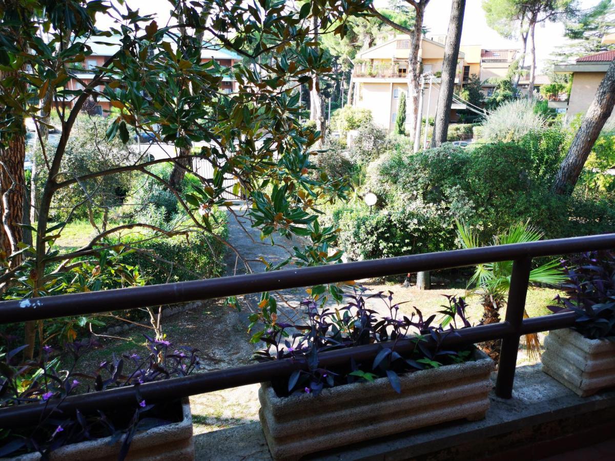 רומא Comfort Rooms Villa Gaia Tor Vergata מראה חיצוני תמונה