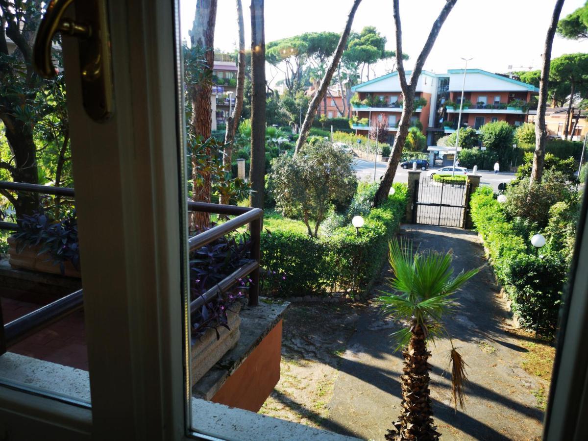 רומא Comfort Rooms Villa Gaia Tor Vergata מראה חיצוני תמונה