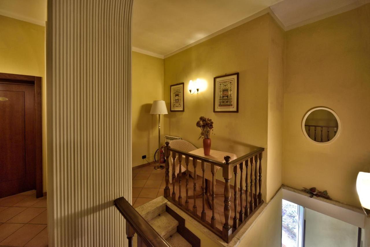 רומא Comfort Rooms Villa Gaia Tor Vergata מראה חיצוני תמונה