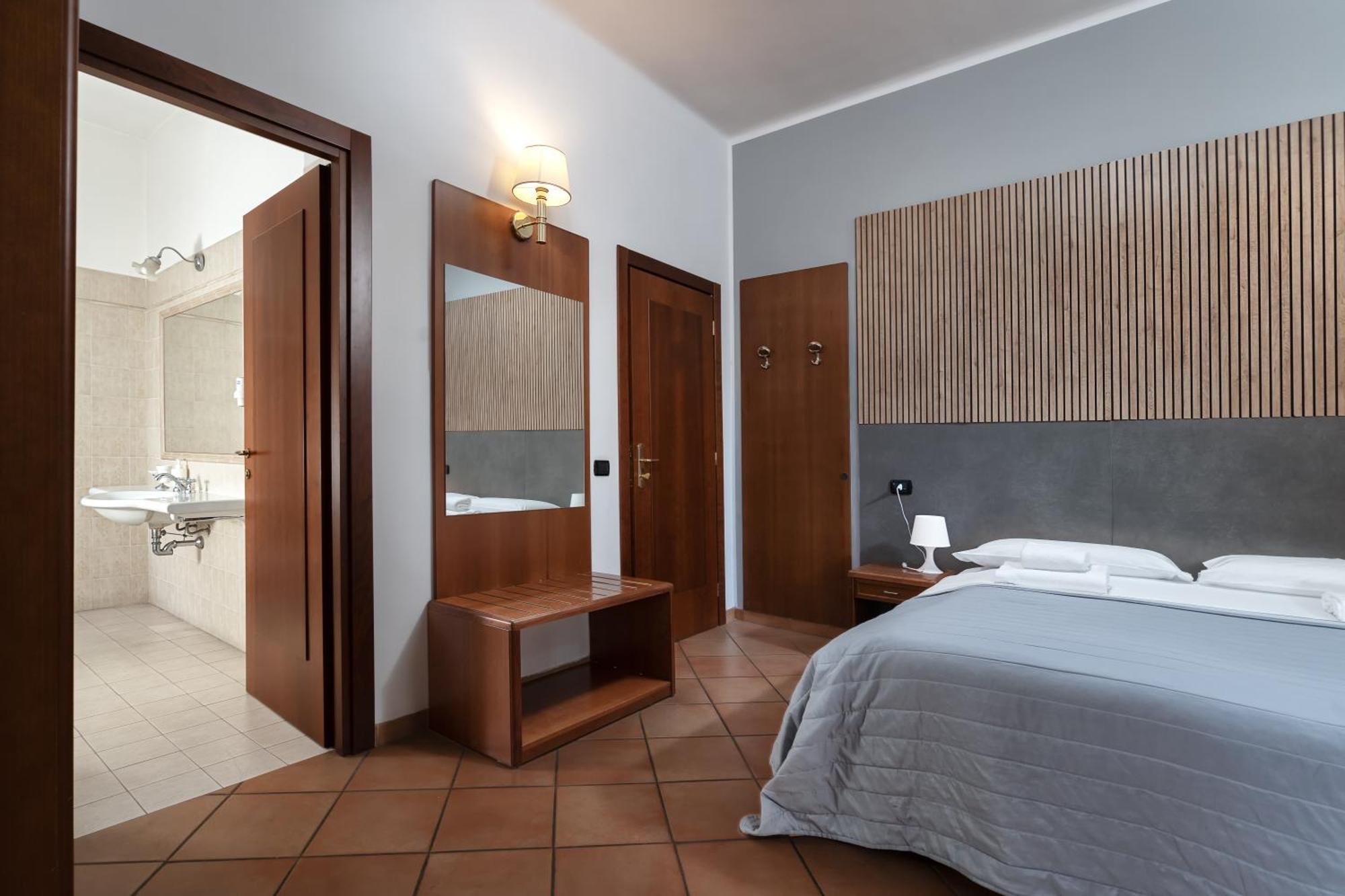 רומא Comfort Rooms Villa Gaia Tor Vergata מראה חיצוני תמונה