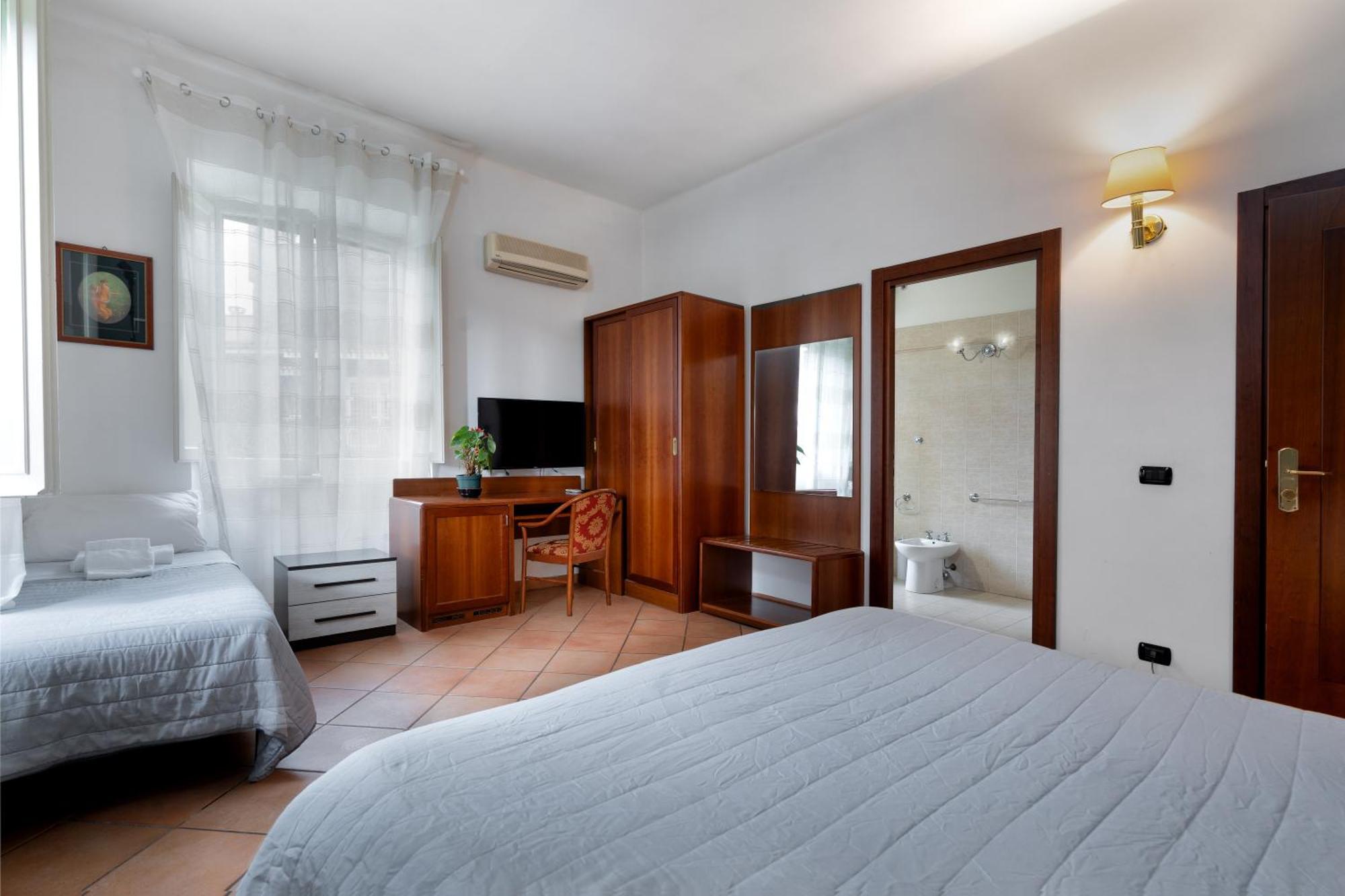 רומא Comfort Rooms Villa Gaia Tor Vergata מראה חיצוני תמונה