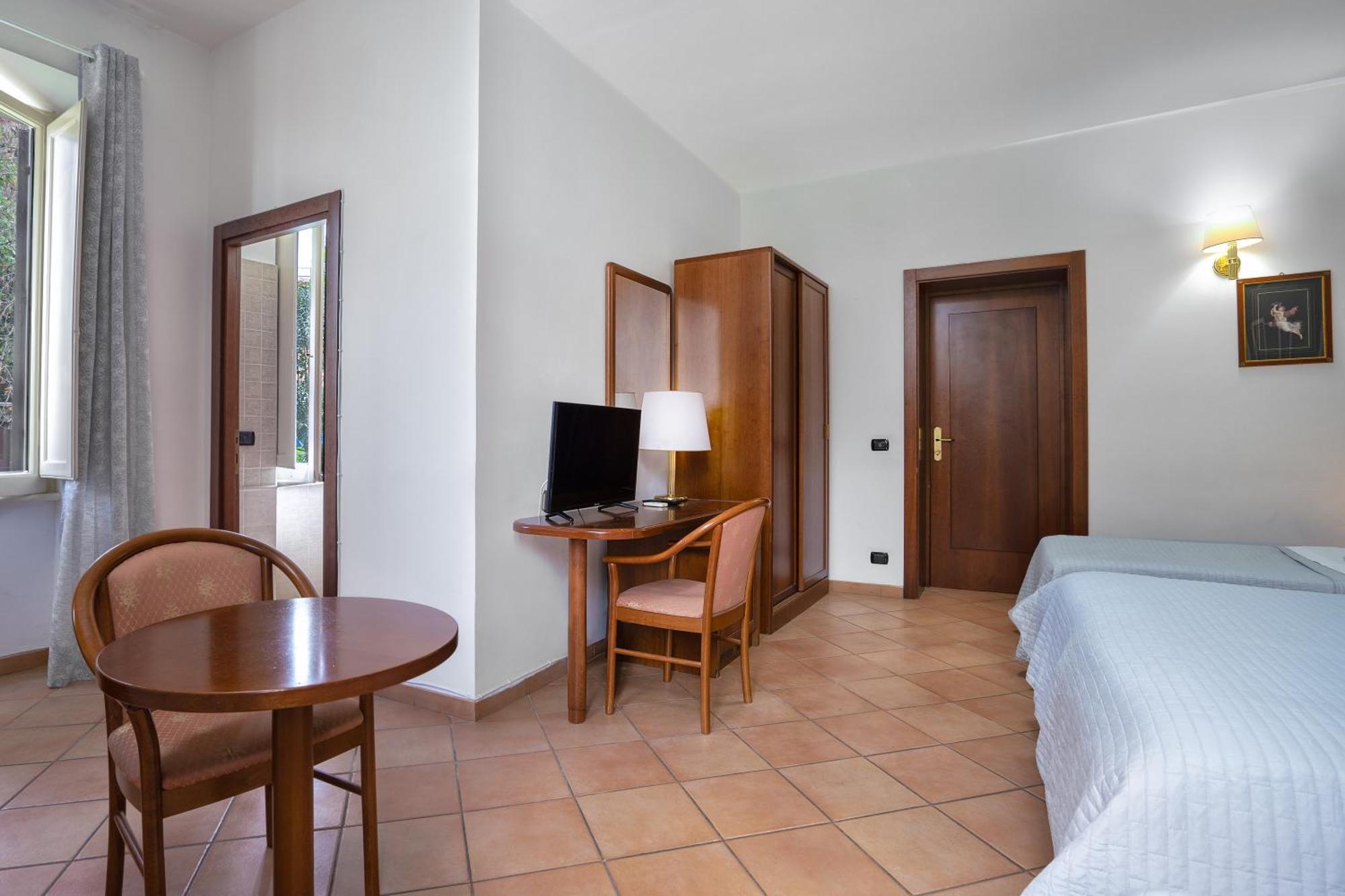 רומא Comfort Rooms Villa Gaia Tor Vergata מראה חיצוני תמונה